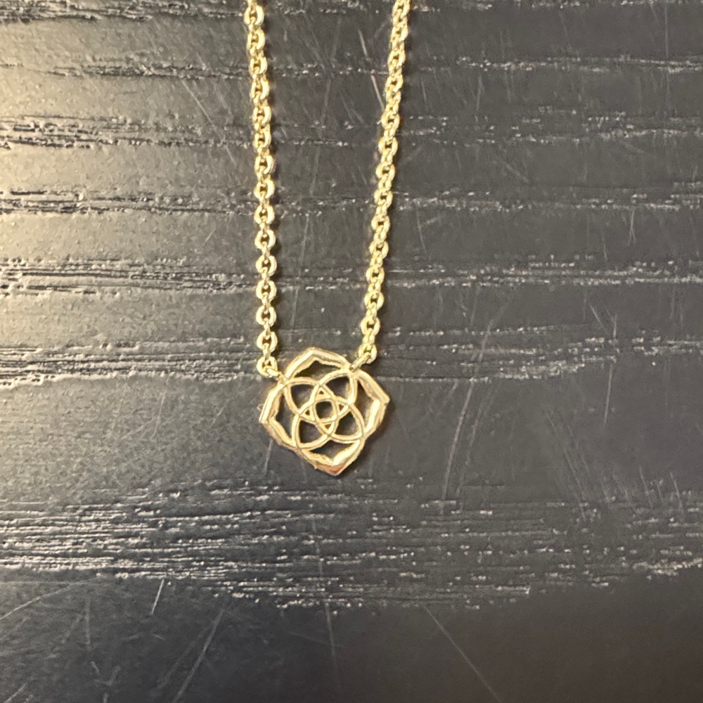 Kendra Scott Gold Pendant Necklace - Picture 2 of 4